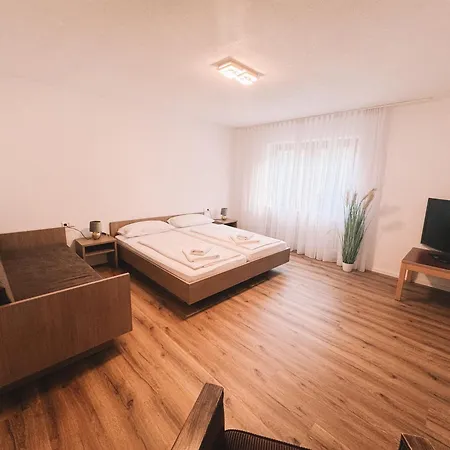 La Frontiera & Eventlocation - Idyllisch, Nah' Der Schweiz - Zum Rheinfall Bei Schaffhausen *