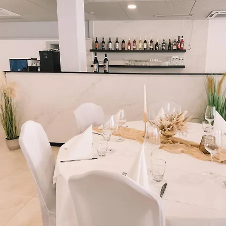 La Frontiera & Eventlocation - Idyllisch, Nah' Der Schweiz - Zum Rheinfall Bei Schaffhausen Hotel *