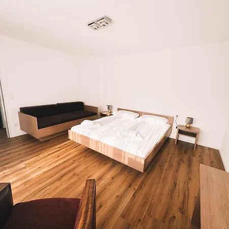 Hotel La Frontiera & Eventlocation - Idyllisch, Nah' Der Schweiz - Zum Rheinfall Bei Schaffhausen *