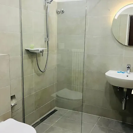 Hotel La Frontiera & Eventlocation - An Der Grenze , Naehe Schaffhausen -rheinfall Tengen