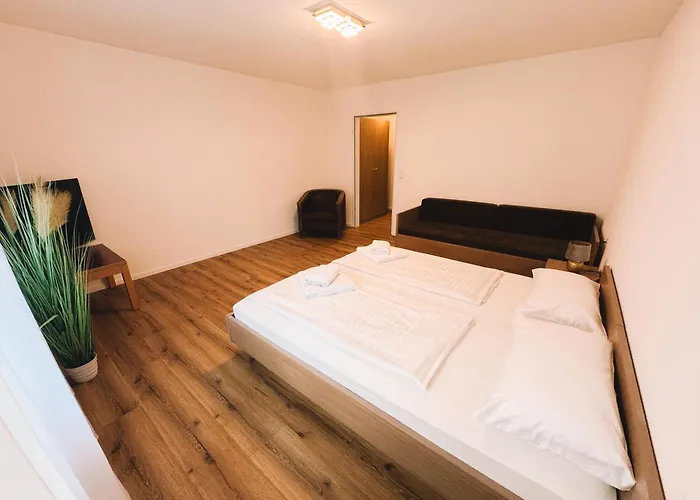 ホテル La Frontiera & Eventlocation - Idyllisch, Nah' Der Schweiz - Zum Rheinfall Bei Schaffhausen Tengen