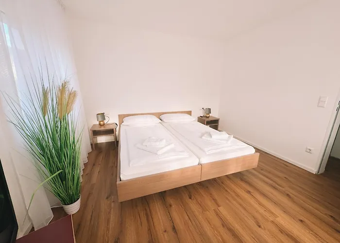 La Frontiera & Eventlocation - Idyllisch, Nah' Der Schweiz - Zum Rheinfall Bei Schaffhausen ホテル Tengen