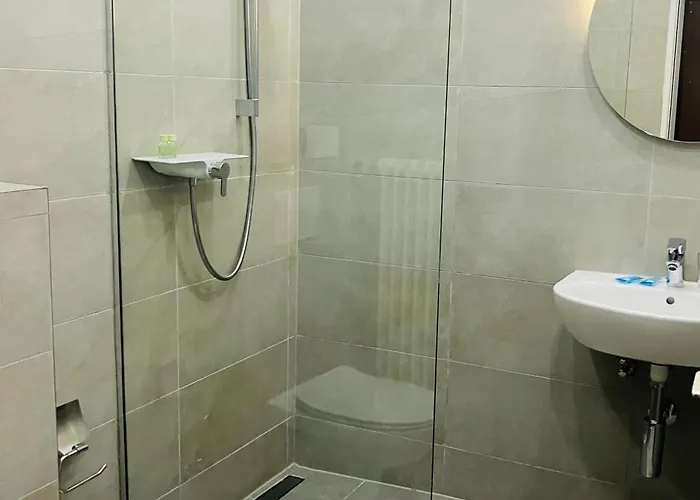 ホテル La Frontiera & Eventlocation - Idyllisch, Nah' Der Schweiz - Zum Rheinfall Bei Schaffhausen Tengen